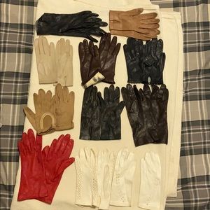 Vintage gloves.11 pairs.